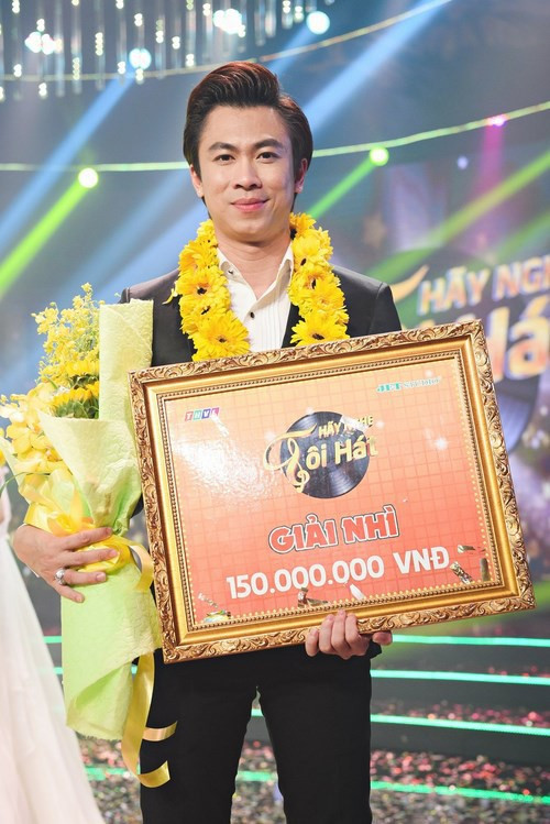 Năm 2017, anh đoạt giải Á quân chương trình Hãy nghe tôi hát thu hút đông đảo lượng khán giả yêu thích dòng nhạc Bolero.