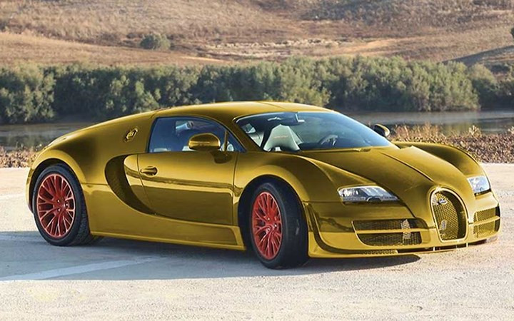 Siêu xe Bugatti Veyron được làm bằng vàng 24 carat và kim cương, trị giá 4 triệu USD.