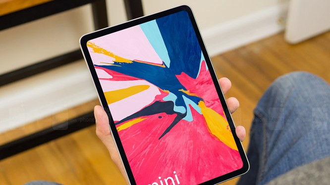 Thiet ke iPad mini 5 duoc he lo qua mot chiec op lung silicon