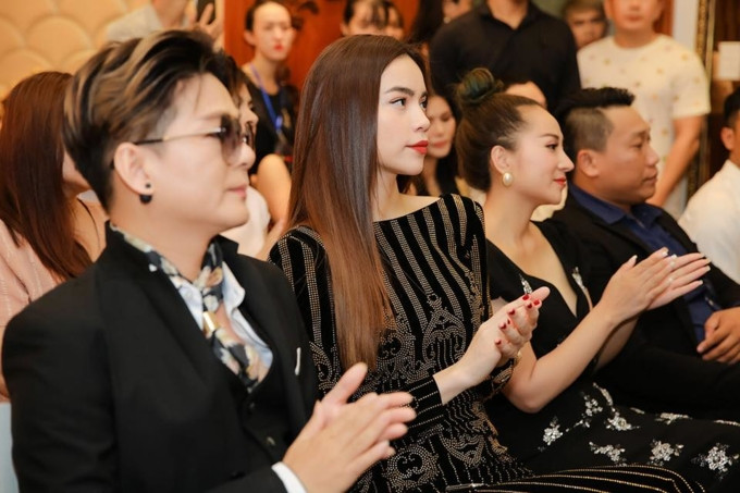 Song Hà được xem là đồng nghiệp có mối quan hệ khá thân thiết đáng ngưỡng mộ trong showbiz Việt.