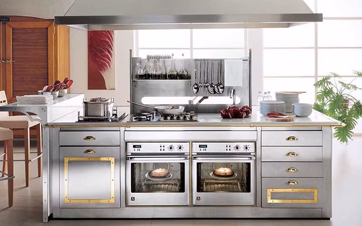 Bộ dụng cụ nhà bếp đa năng Meneghini La Cambusa có giá 41.500 USD (tương đương gần 1 tỷ đồng).