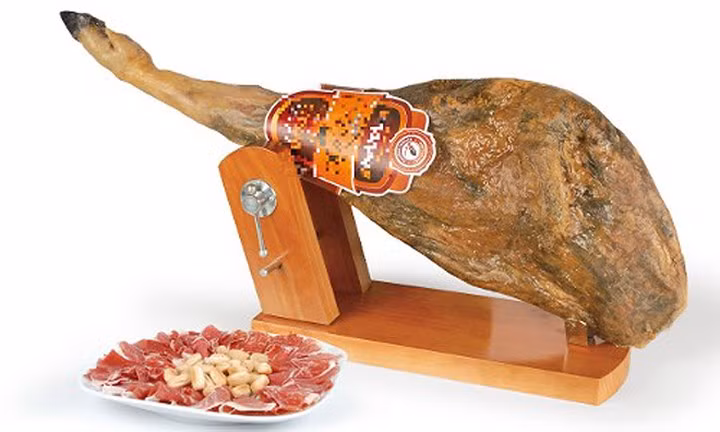 Chiếc đùi lợn muối Iberico nhập từ Tây Ban Nha được rao bán trên một cửa hàng trực tuyến.