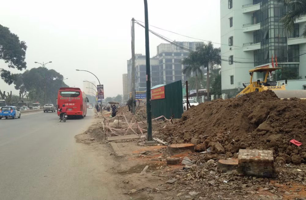 Tuyến đường đang được nâng cấp. Ảnh:Tuấn Linh.