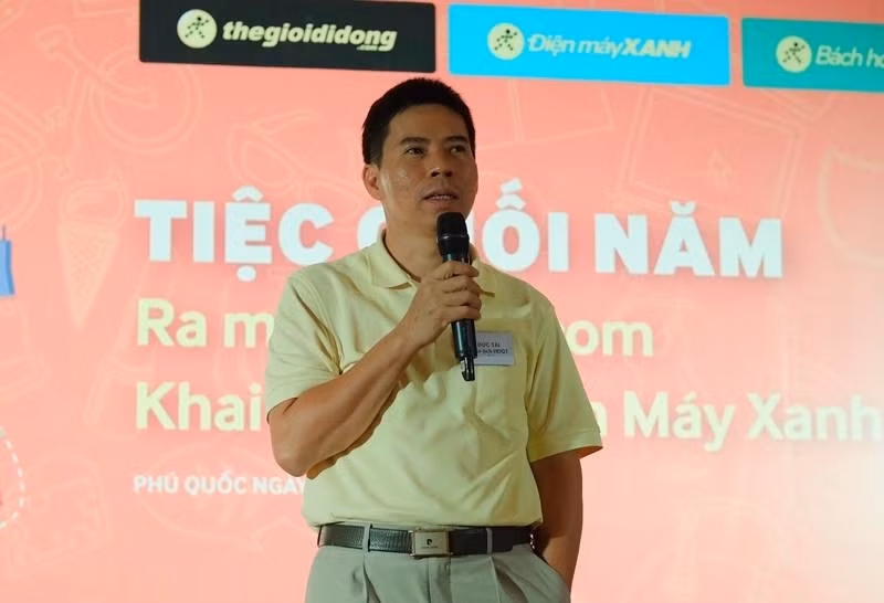 Tai sao TGDD cua ong Nguyen Duc Tai “lang le” dong cua vuivui.com?