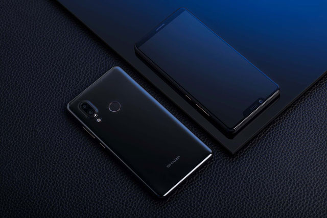 Viên pin dung lượng 3.200 mAh, tích hợp công nghệ sạc nhanh Quick Charge 3.0.