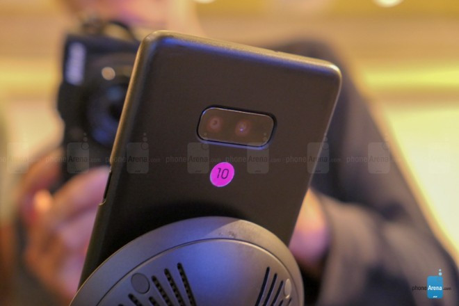 Samsung bat ngo lo anh smartphone 5G-Hinh-5