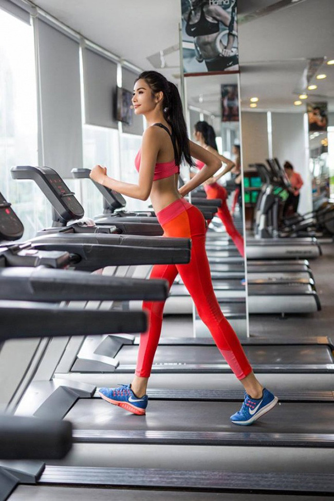 Đến thời điểm quyết định thi Hoa hậu Hoàn vũ, Hoàng Thùy đã cố gắng tăng cân để sở hữu gương mặt đầy đặn, hoàn hảo hơn. Tuy nhiên đến tận tháng 4.2018, Hoàng Thùy vẫn cảm thấy mệt mỏi khi bị người hâm mộ khuyên tăng cân.