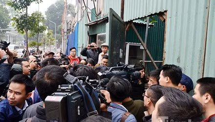 Hinh anh pha do toa nha 8B Le Truc-Hinh-10