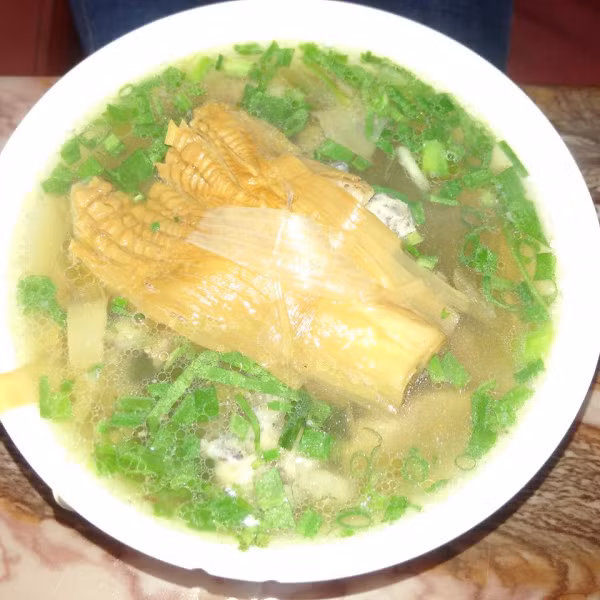 Song nước dùng có vẻ hơi mặn.