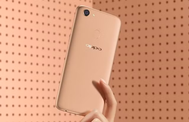 Oppo F5 Youth có cấu hình không quá khác biệt so với người đàn anh Oppo F5 (Ảnh: GSMArena).