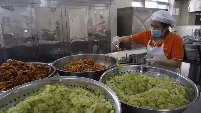 Hà Nội: Tích cực kiểm tra, giám sát an toàn thực phẩm - Hình 2 Ha Noi: Tich cuc kiem tra, giam sat an toan thuc pham-Hinh-2