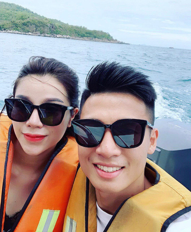 Vợ sắp cưới của Tiến Dũng sinh năm 1997, là cựu du học sinh Singapore. Hiện cô cùng gia đình kinh doanh trong lĩnh vực nhà hàng, khách sạn.