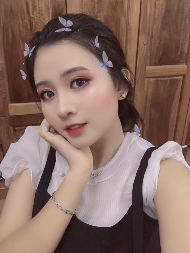 Trước sự chú ý của dân mạng, Quỳnh Trang cho biết khá vui vì nhận được nhiều lời khen ngợi ngoại hình.