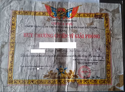 Huy chương Chiến sĩ giải phóng này làm y như thật.