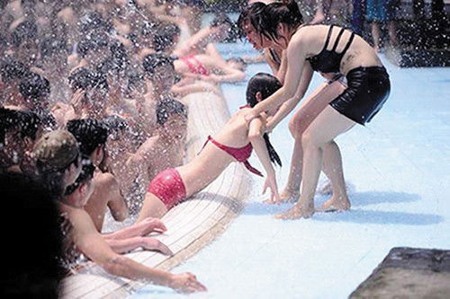 Bi sam so o CV nuoc Ho Tay: Dan ong khong phai la thanh!