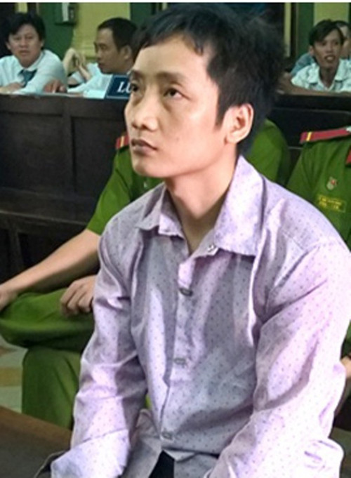 Nguyễn Văn Dũng tại tòa.