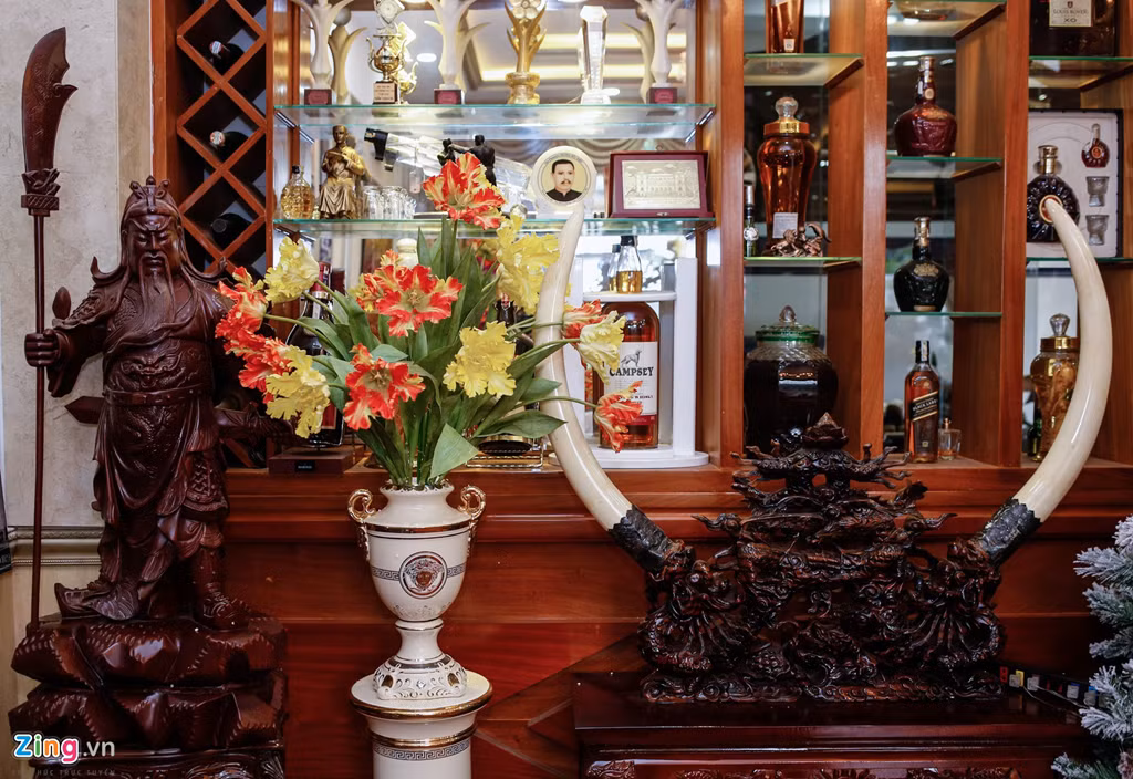 Nơi trưng bày hình ảnh gia đình, giải thưởng mà các thành viên đạt được trong sự nghiệp diễn xuất. Ảnh: Zing