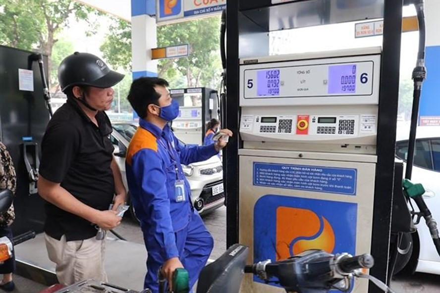 Gia xang co the giam nhe vao ngay mai