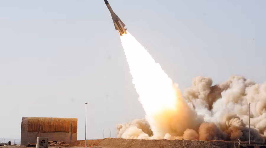 Đạn 5V28E của S-200 Syria đạt tầm bắn tới 240km, có thể tiêu diệt mục tiêu kích cỡ nhỏ, tốc độ mục tiêu 1.200m/s. Nguồn ảnh: Southfont