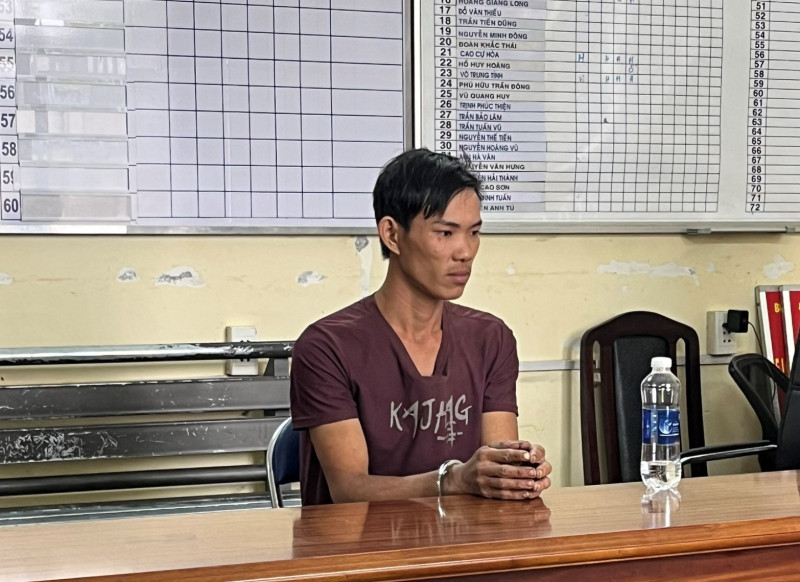 Qua khám nghiệm hiện trường, tử thi, cơ quan chức năng xác định Tâm là nghi phạm. Tuy nhiên, lúc này đối tượng đã di chuyển qua nhiều nơi và lẩn trốn vào rừng keo ở ấp 7, xã Lương Hòa (H.Bến Lức, Long An). Ban Chuyên án huy động 1.000 cán bộ, chiến sĩ cùng nhiều phương tiện, thiết bị nghiệp vụ hiện đại, với sự phối hợp, hỗ trợ của chính quyền, người dân tỉnh Long An, chỉ sau 72 giờ đã bắt được Tâm, thu giữ nhiều vật chứng liên quan. Với hành vi phạm tội của mình đối tượng này sẽ phải trả giá trước pháp luật.