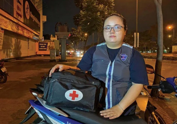 “Nu hiep si” nhieu nam xuyen dem cuu nguoi gap nan