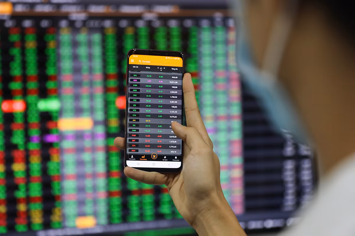 Nguoi Viet ‘lao’ vao chung khoan… Tien dau nhieu the?-Hinh-2