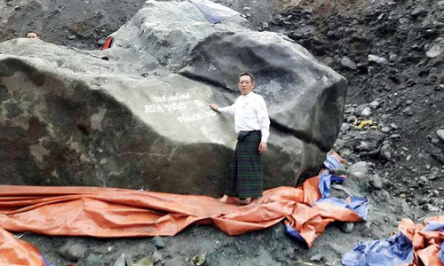 Phat lo vien ngoc khong lo, cuc hiem gia 3,86 nghin ty VND