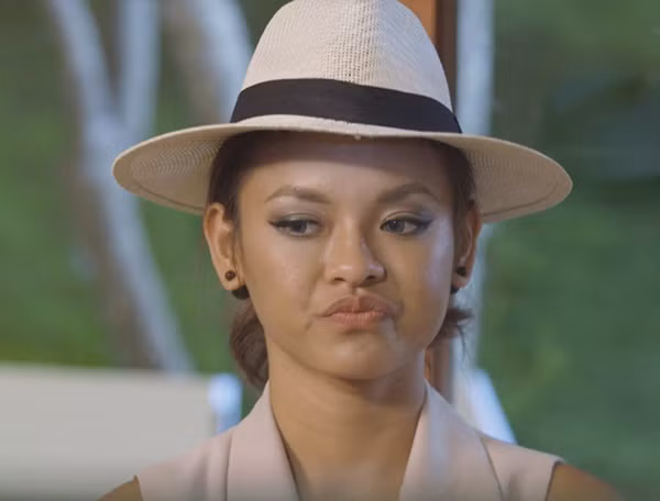 My nhan Viet gay soc khi da xoay dan ong