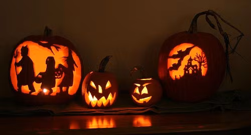Trong lễ Halloween, nếu trong nhà bạn trồng cây xanh hoặc có bể cần phải chú ý. Nếu không gian trong phòng nhỏ, ánh sáng trong phòng quá tối. Nguồn ảnh: Internet.