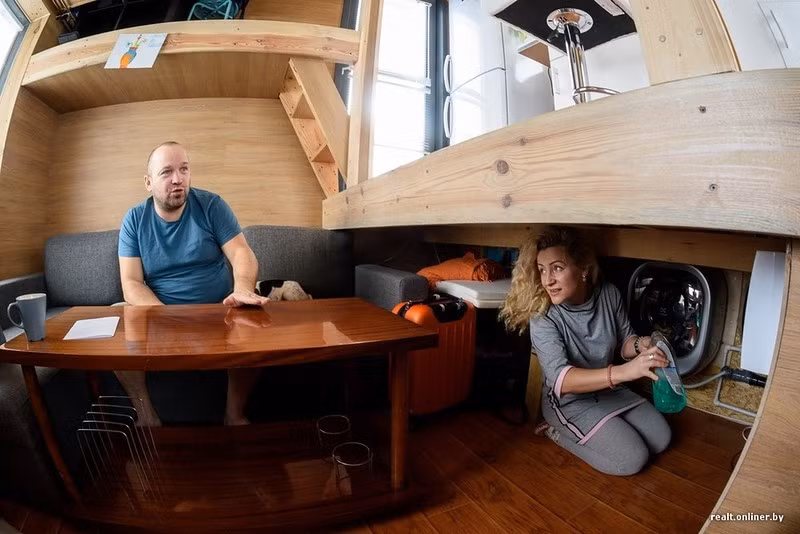 Bên trong ngôi nhà còn có cả “phòng khách”.