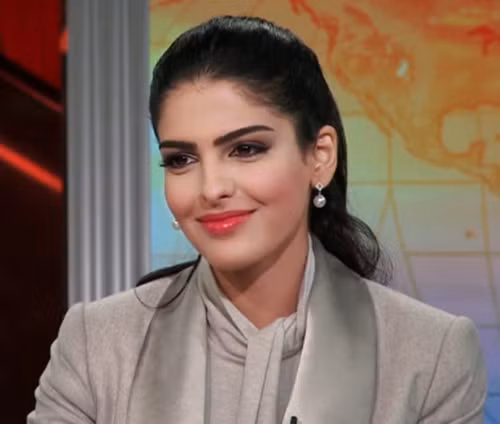 Công chúa Ameerah Al-Taweel của Ả-rập Xê-út là một trong những phụ nữ Hồi giáo xinh đẹp nhất thế giới, theo bình chọn của Wonders List. Được biết, công chúa Ameerah Al-Taweel đã tốt nghiệp Đại học New Haven và là một trong những phụ nữ Ả-rập quyền lực nhất. Cô là người rất tốt bụng và ủng hộ mạnh mẽ các quyền của phụ nữ. Ảnh: Theapricity.