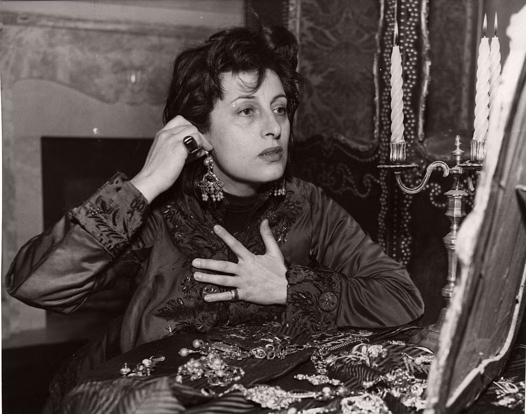 Trong ảnh là nữ diễn viên nổi tiếng Anna Magnani ở thủ đô Rome hồi tháng 1/1952.