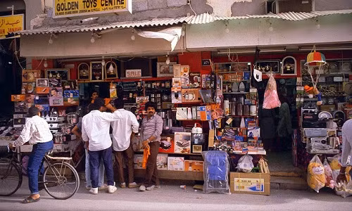 Những cửa hàng san sát nhau ở thành phố Dubai cách đây hàng chục năm về trước.