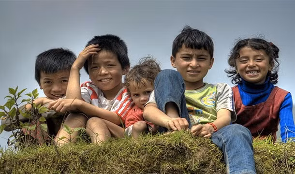 Trẻ em, người già và người nghèo sẽ là những người chịu ảnh hưởng tồi tệ nhất của tình trạng biến đổi khí hậu bởi họ không có khả năng đối phó với những sự thay đổi lớn về nguồn thực phẩm cũng như thời tiết khắc nghiệt.