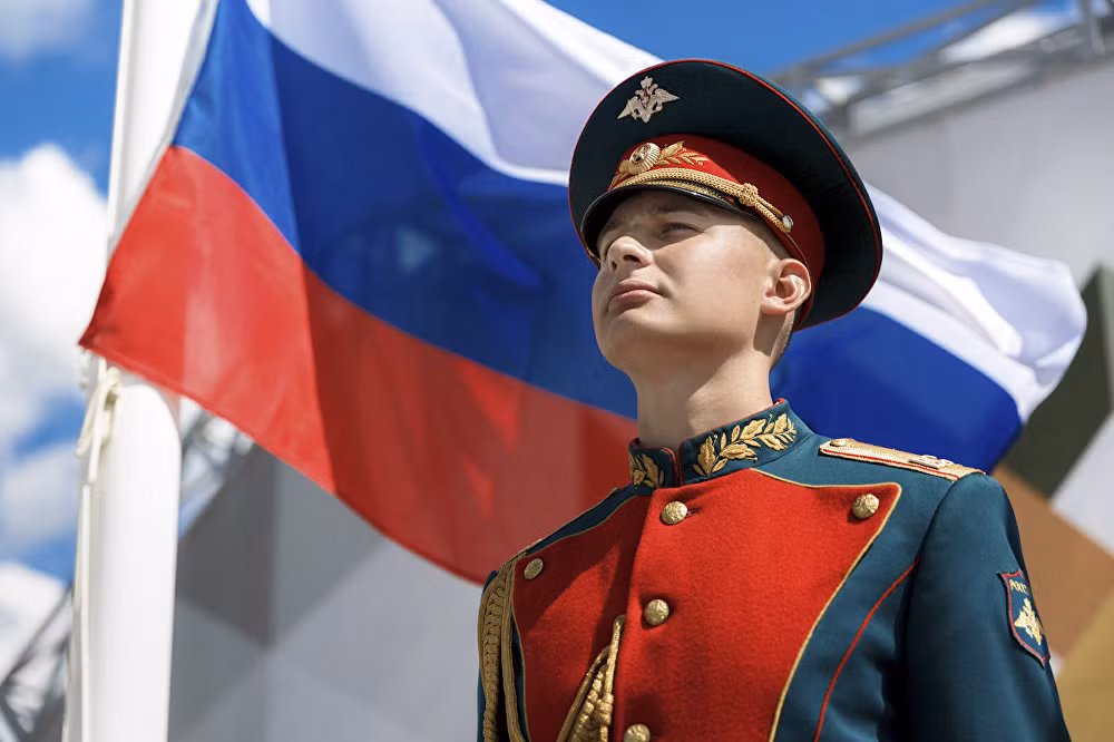"Ngày bảo vệ Tổ quốc" được tổ chức thường niên vào ngày 23/2 để vinh danh những người phục vụ trong quân đội Nga.