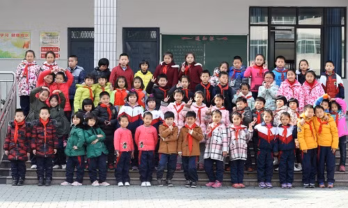  Ngôi trường có 28 cặp sinh đôi và sinh ba này ở Thập Yển, tỉnh Hồ Bắc, miền trung Trung Quốc.