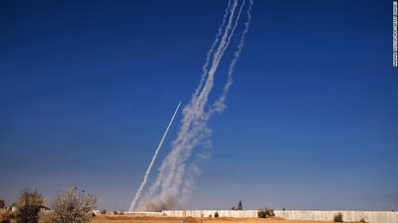 Rocket được bắn từ căn cứ quân sự Qayyara ngày 4/11.