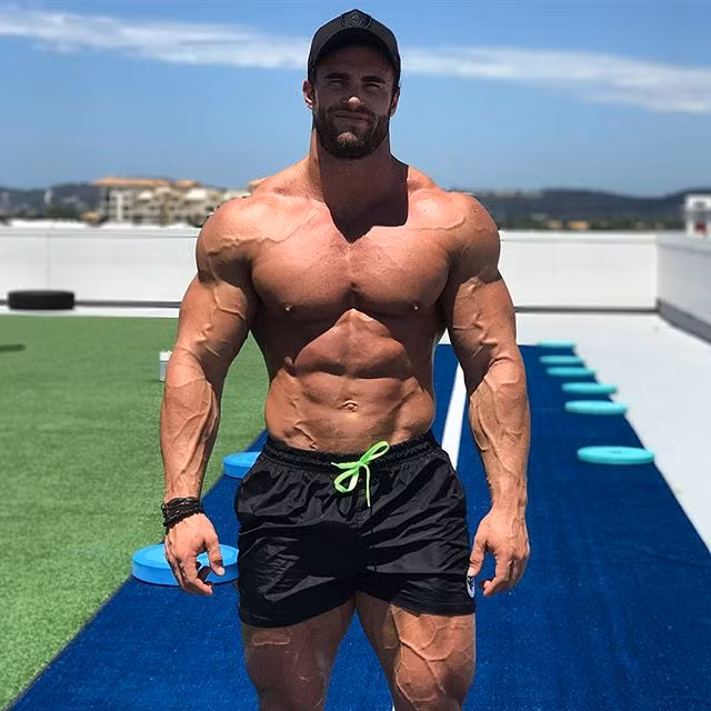 Là một huấn luyện viên thể hình dày dạn kinh nghiệm, Calum liên tục phát triển những bài tập nâng cao dựa trên trình cơ bản. Nhiều học viên đã thành đổi hình thể thành công nhờ sự hướng dẫn của chàng trai trẻ này. Clip hướng dẫn tập của Calum xuất hiện trên nhiều trang mạng, thu hút lượng lớn người theo dõi.