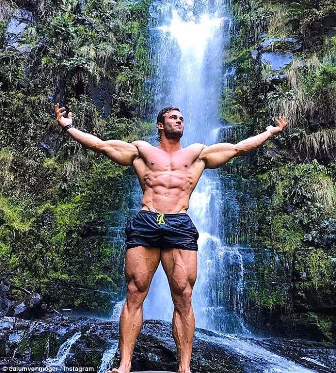 Calum tập theo suy nghĩ "làm như thế nào để lớn lên, lớn lên hơn nữa" nên rất chăm chỉ và quyết tâm.