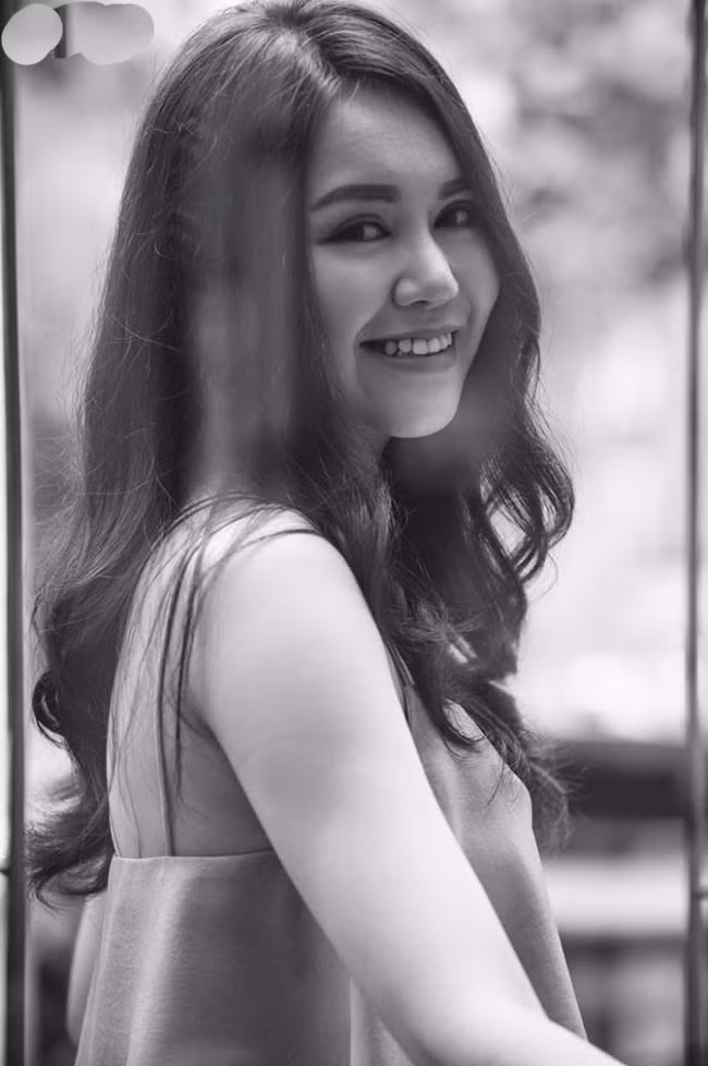 Huyền Trang không chỉ đẹp hơn mà còn tràn trề sức sống.