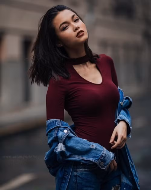 Sở hữu vòng 1 không thuộc hàng “khủng” nhưng chính điều ấy lại khiến Julia Dzhuliya trở nên sang chảnh hơn trong các shoot hình.