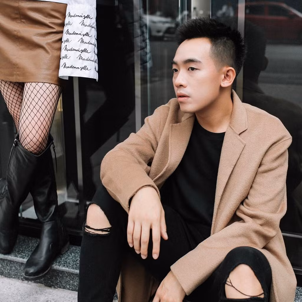 Bên cạnh làm vlog, Phở còn bận rộn với những dự án riêng trong lĩnh vực truyền thông. Anh nhận được sự chú ý khi có đưa các nhân vật đình đám trong giới trẻ về Việt Nam như Celine Farach, Sam Tsui... Đồng thời, anh cùng An Nguy, JVevermind, Huy Me cũng nằm trong danh sách đề cử YouTube Personality tại Influence Asia 2017.