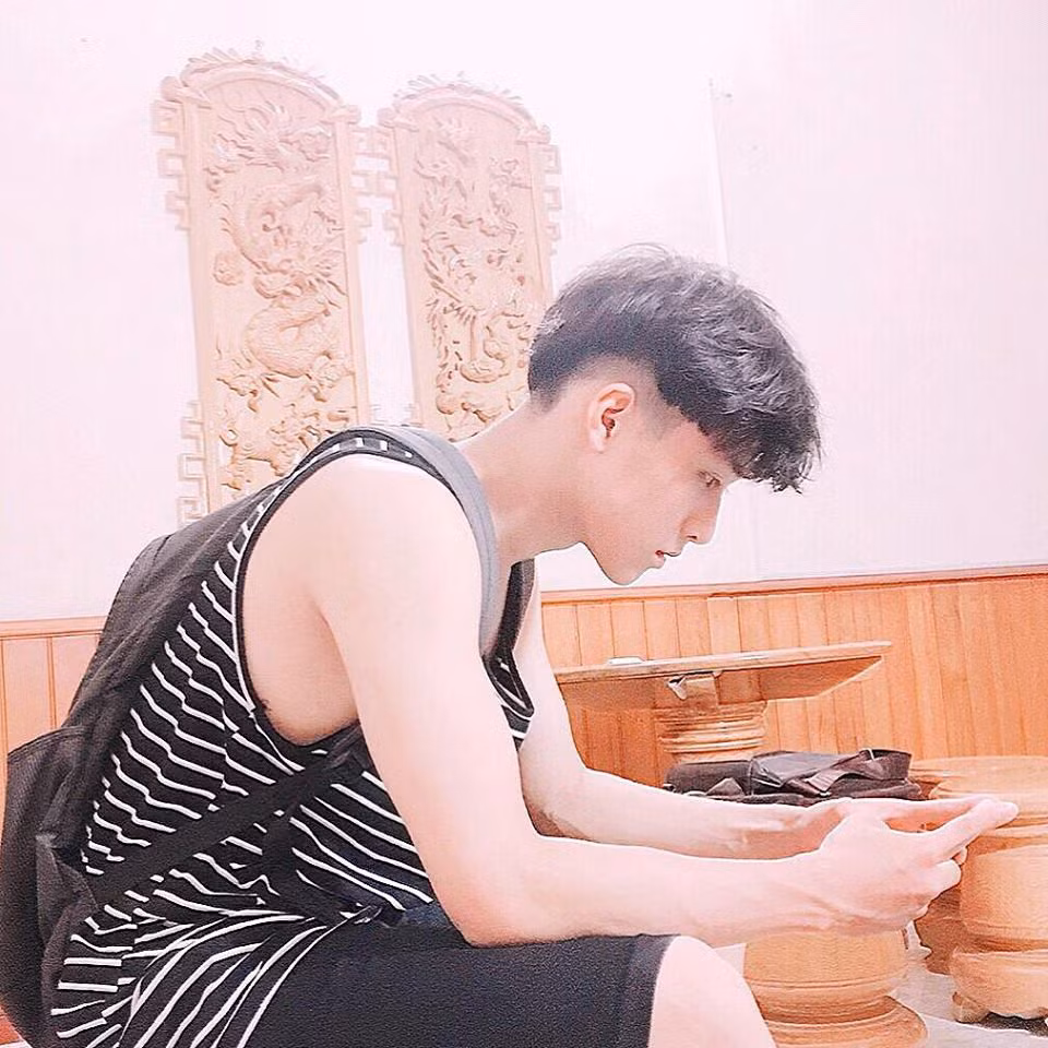 Trang cá nhân của Tuấn Anh thu hút hơn 100.000 người theo dõi, đa số là phái nữ, dù cậu mới chỉ 15 tuổi.