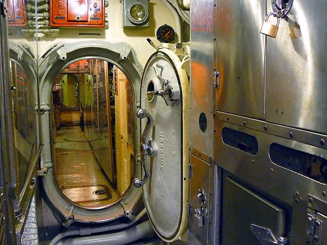 Nắp cửa dẫn vào bếp. Ảnh: Bill Maloney.