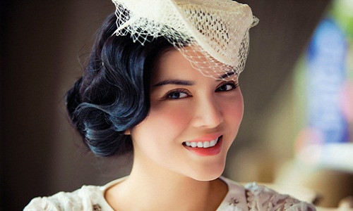 Mới đây, dư luận xôn xao về thông tin nữ đại gia kim cương Lý Nhã Kỳ chi hàng trăm tỷ để đầu tư kinh doanh lĩnh vực thẩm mỹ ở Hà Nội. Thương vụ này hiện đã trao đổi thành công song cô chưa tiết lộ tên thương hiệu thẩm mỹ mà mình vừa đầu tư.