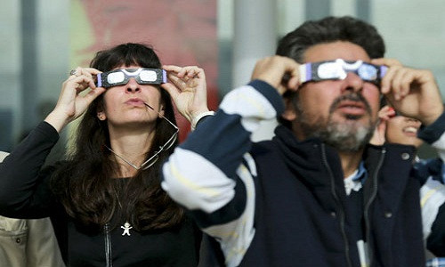 Nhung vat dung nen mua de xem Nhat thuc ngay 9/3-Hinh-2