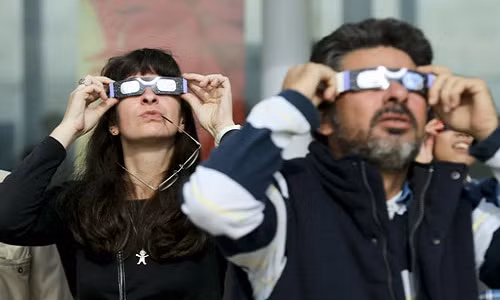 Nhung vat dung nen mua de xem Nhat thuc ngay 9/3-Hinh-2