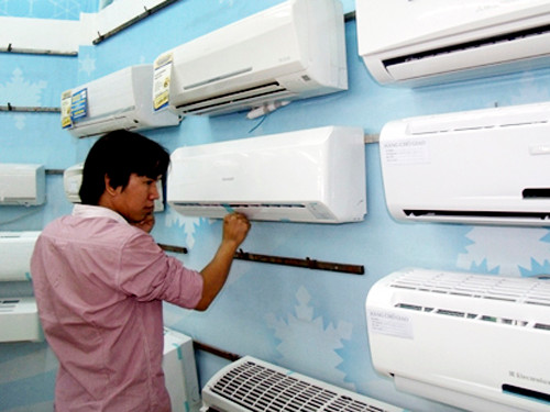 Các dòng điều hòa có giá từ 9 triệu đồng thường có công suất 9000 BTU, chúng thích hợp với các phòng rộng từ 15m2. Nếu công suất lớn hơn từ 12.000 BTU, chi phí sẽ vượt ngưỡng 9 triệu đồng từ vài trăm đến cả triệu đồng.