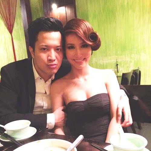 Diễm My 9X từng khen bạn trai là người chững chạc, chín chắn, có sự hài hước. Quan trọng nhất là Phan Đức thấu hiểu và biết cảm thông cho công việc của cô.