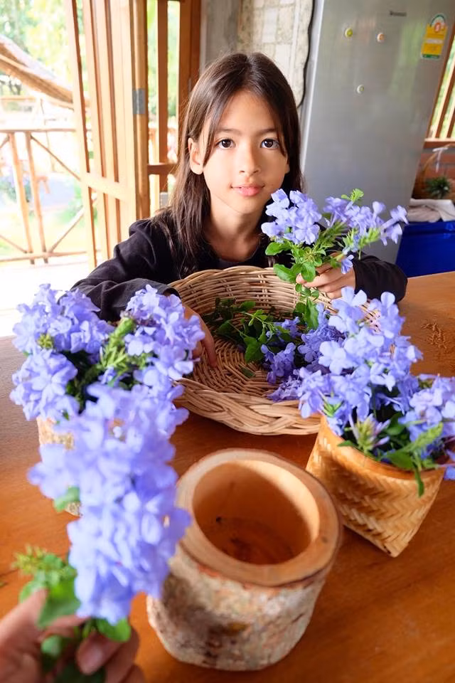 Những bông hoa được hái trong vườn.